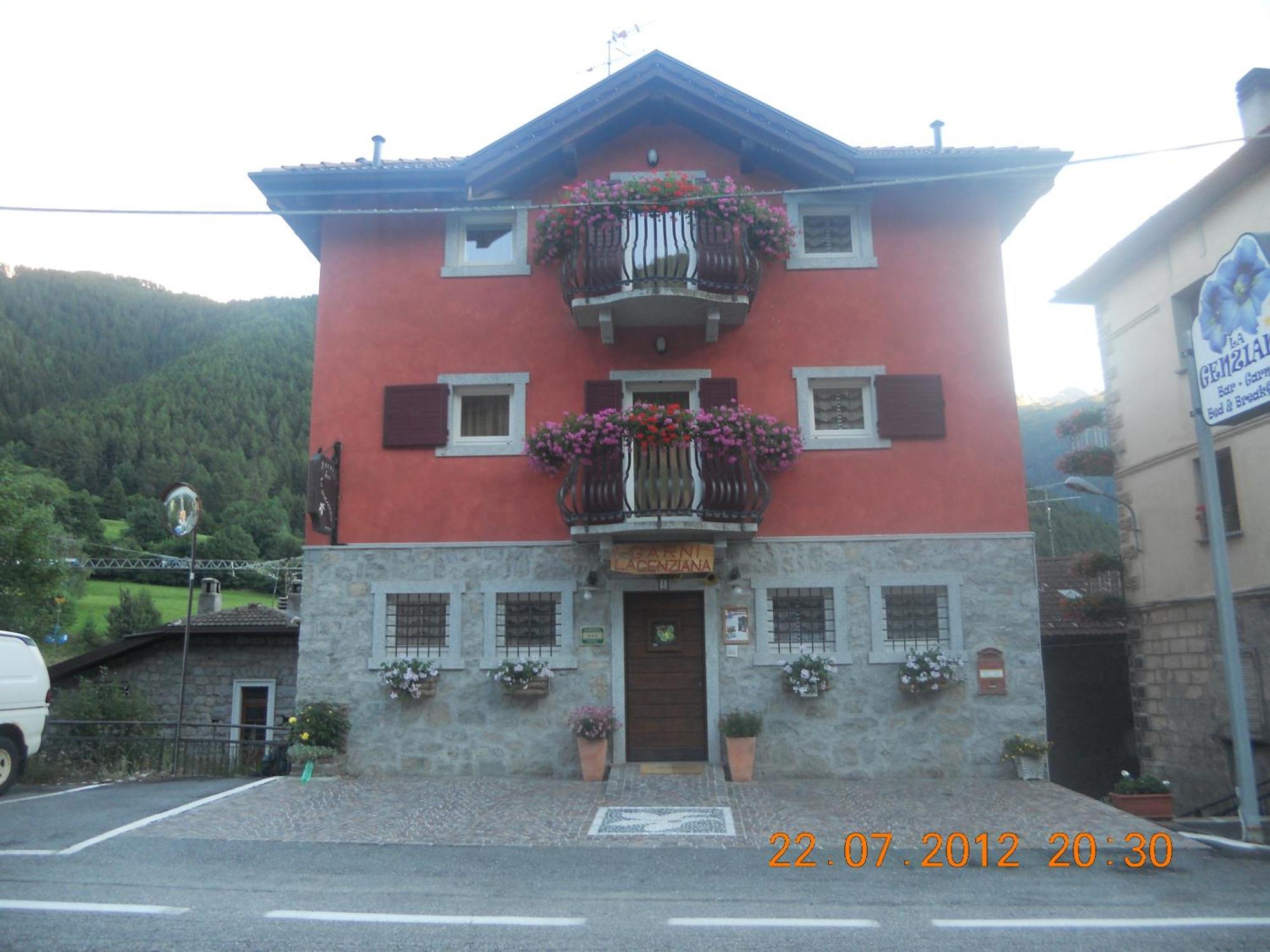 Garni La Genziana 3* Temù