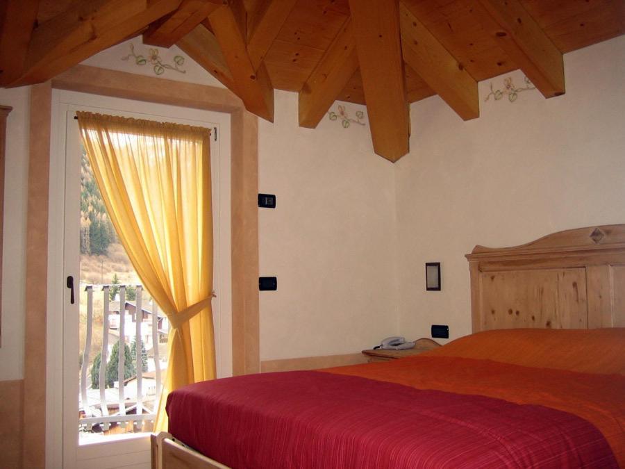 Garni La Genziana 3* Temù