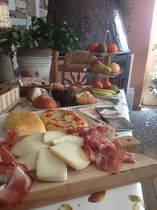 Couette-café Garni La Genziana 3*